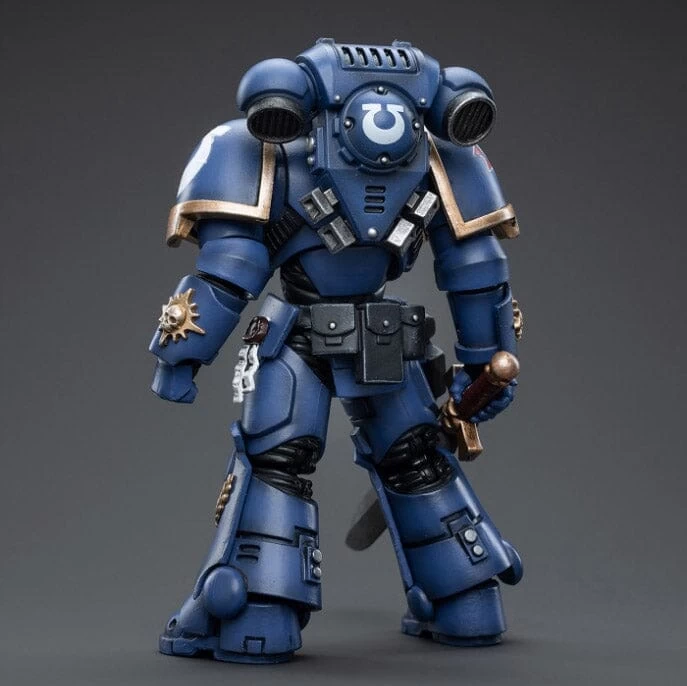 Warhammer 40K Ultramarines Primaris Lieutenant Argaranthe 1/18 Scale Figure 5 Warhammer 40K Ultramarines Primaris Lieutenant Argaranthe 1/18 Scale Figure - Image 3