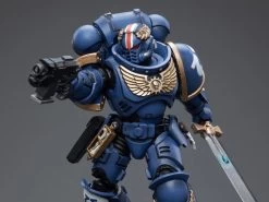 Warhammer 40K Ultramarines Primaris Lieutenant Argaranthe 1/18 Scale Figure