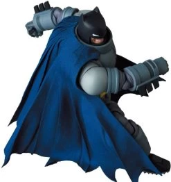 Batman The Dark Knight Returns MAFEX No.146 Armored Batman -Figure Toy cd591f6d e842 4eb4 a44f c0b0cd57bb56